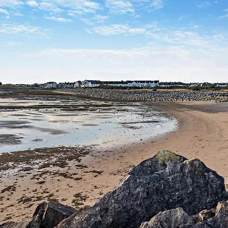 בית נופש 2 Bed In 94052 *