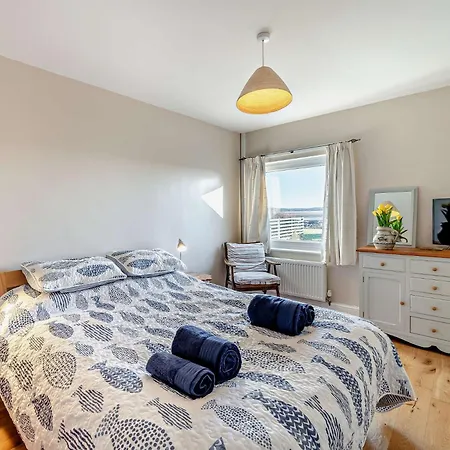 Semesterbostad 2 Bed In 94052