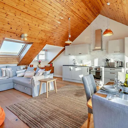 Semesterbostad 2 Bed In 94052